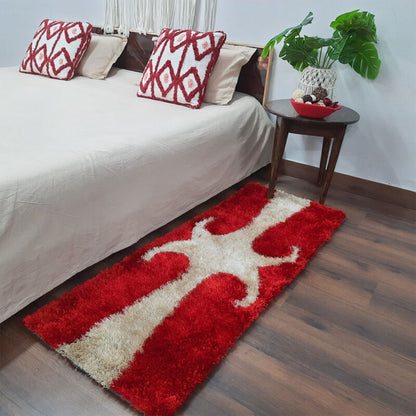 Shaggy Carpet / bedside runner in Red With Design (55cm x 137cm (~22″ x 55″)) by Avioni