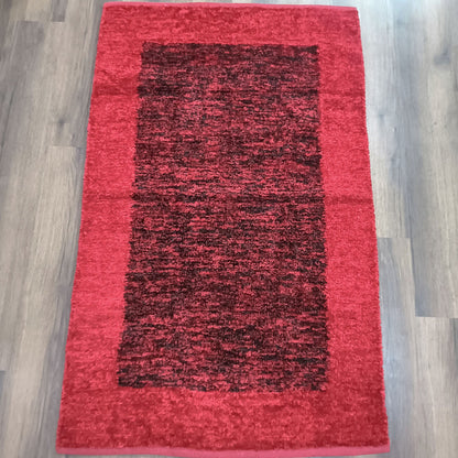 Avioni Handloom Cut Shuttle Rugs by Master Artisans | Feather like Luxurious Silk Soft Touch | Home Washable | Red and Black | Reversible